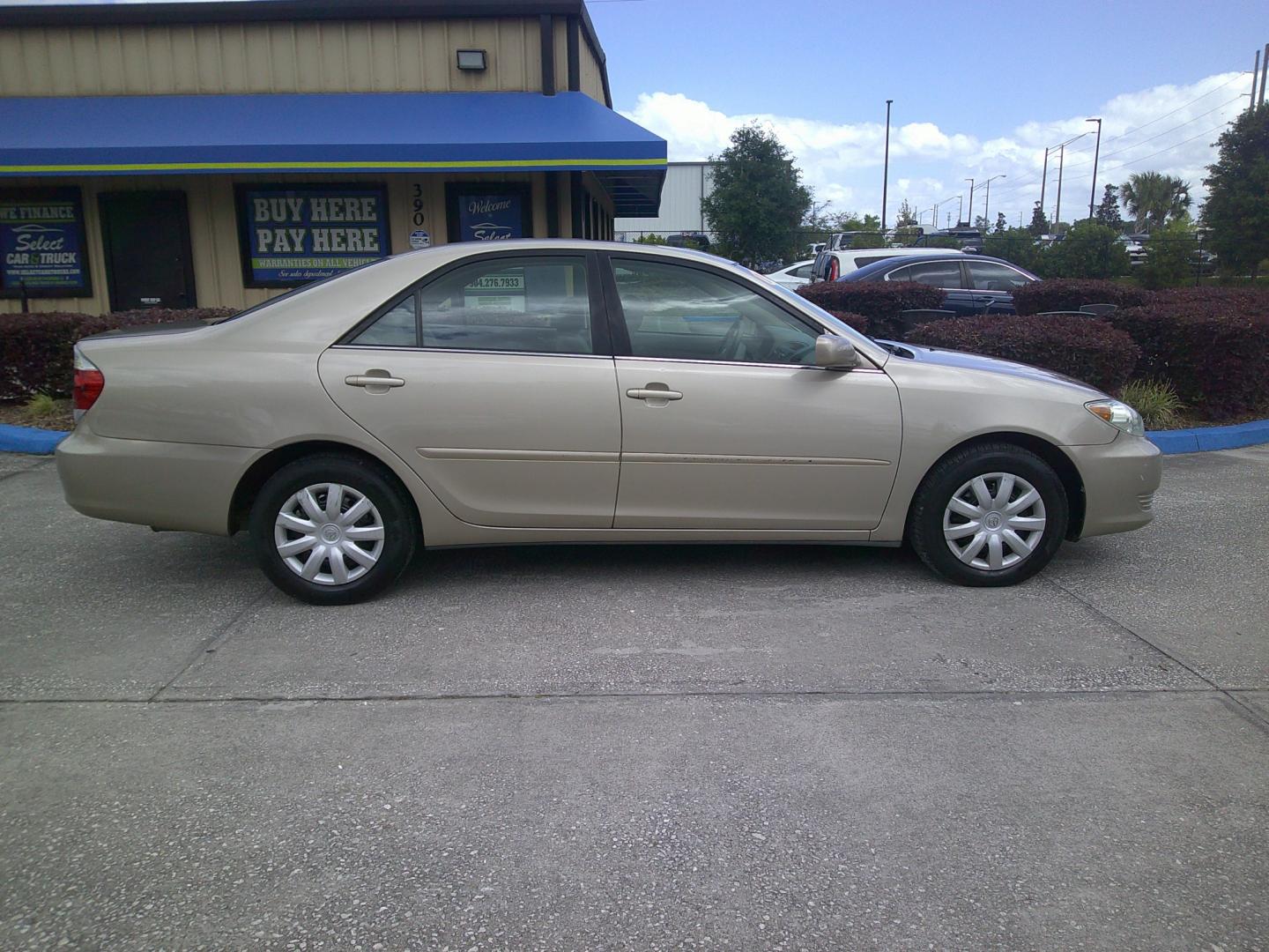 2005 SILVER TOYOTA CAMRY SE; LE; XLE (4T1BE32KX5U) , located at 10405 Abercorn Street, Savannah, GA, 31419, (912) 921-8965, 31.988262, -81.131760 - Photo#2